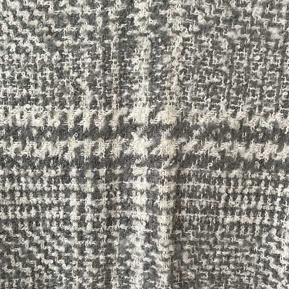 Ann Taylor herringbone grey and white wrap in ONE SIZE - Picture 6 of 6